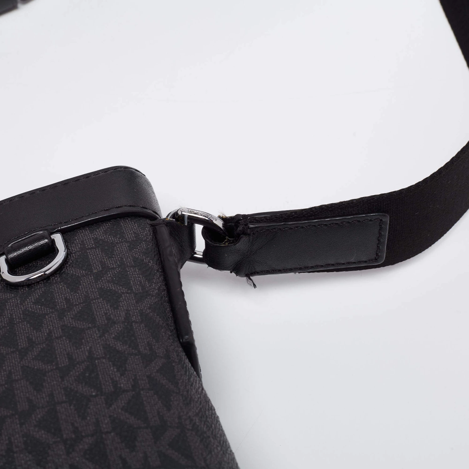 Michael Kors Black Signature Coated Canvas And Leather Greyson Messenger Bag For Men - Image 5