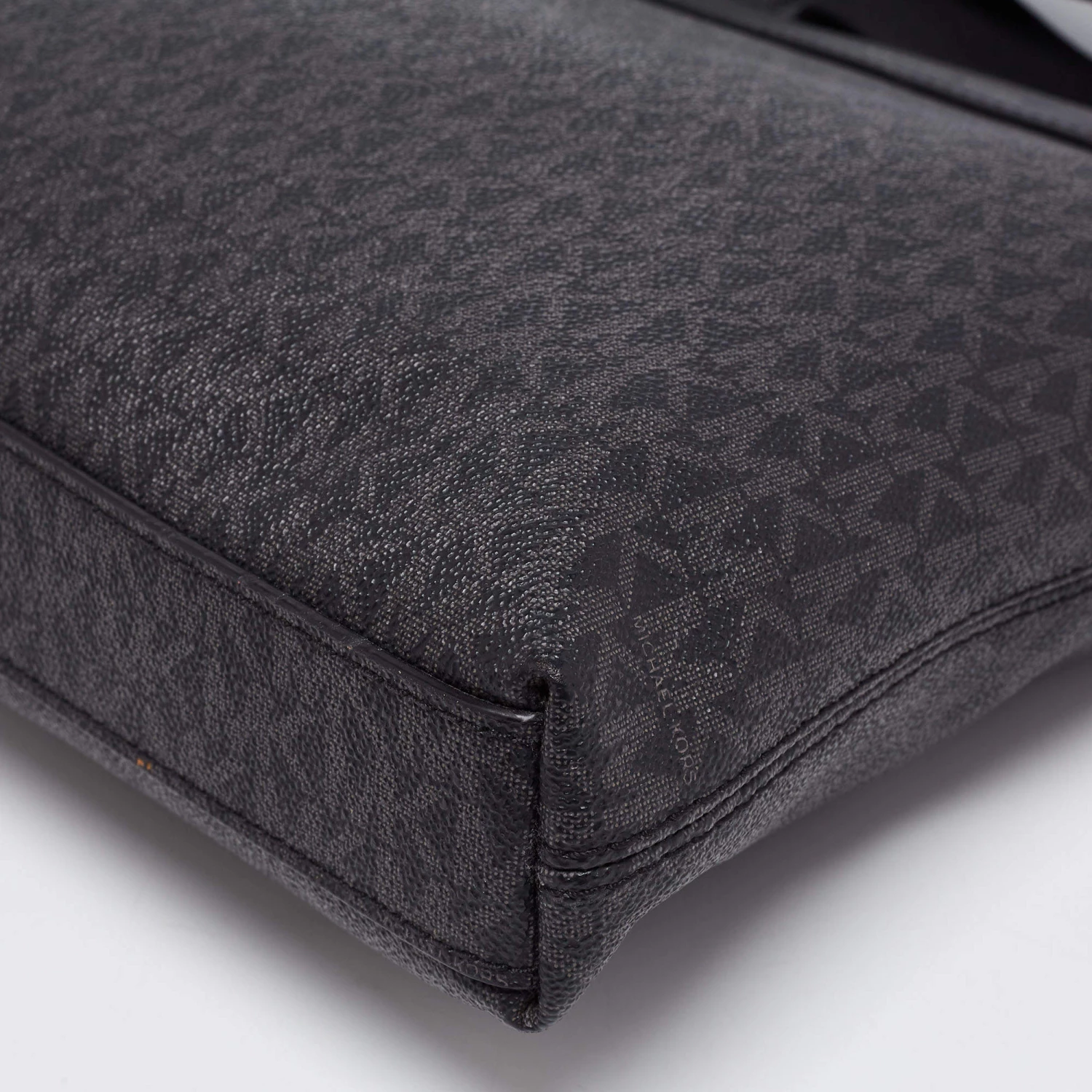 Michael Kors Black Signature Coated Canvas And Leather Greyson Messenger Bag For Men - Image 13