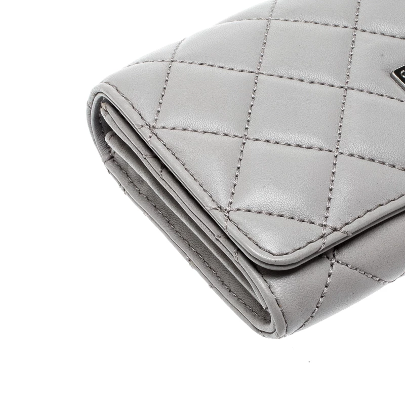 Michael Kors Micheal Kors Grey Quilted Leather Astrid Wallet For Women - Image 10