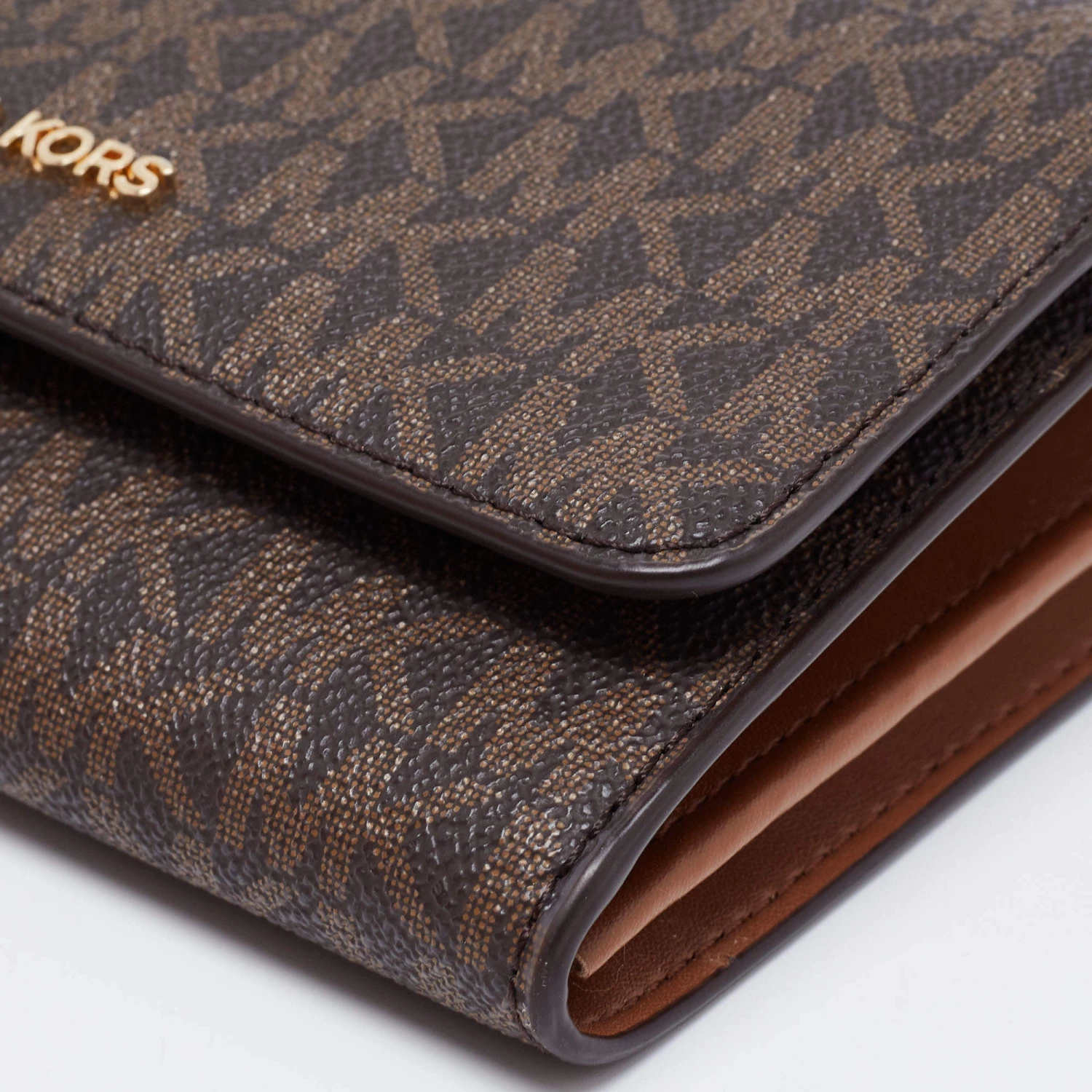 Michael Kors Brown Signature Coated Canvas And Leather Medium Multifunction Phone Crossbody Bag For Women - Image 13