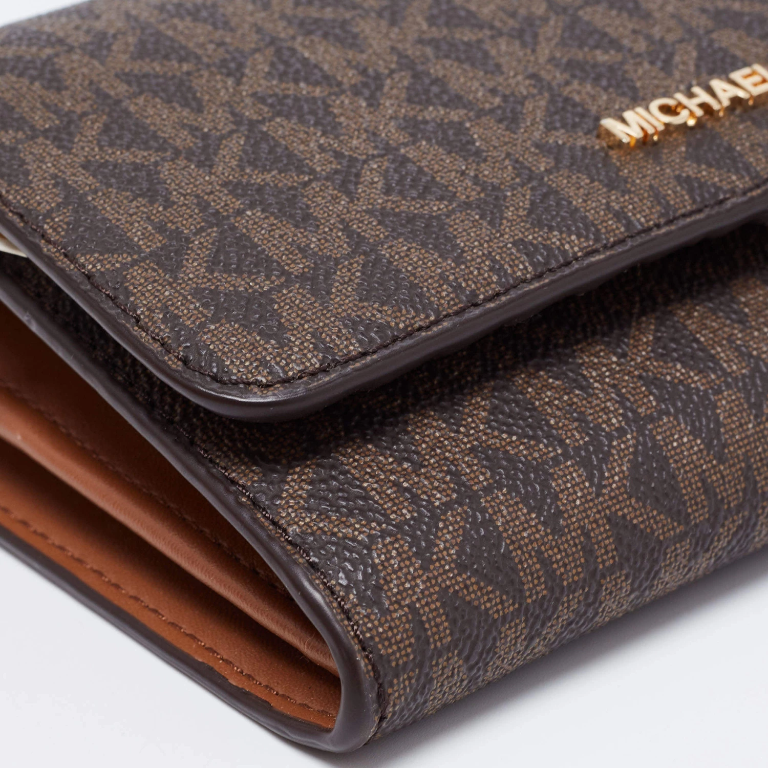 Michael Kors Brown Signature Coated Canvas And Leather Medium Multifunction Phone Crossbody Bag For Women - Image 12