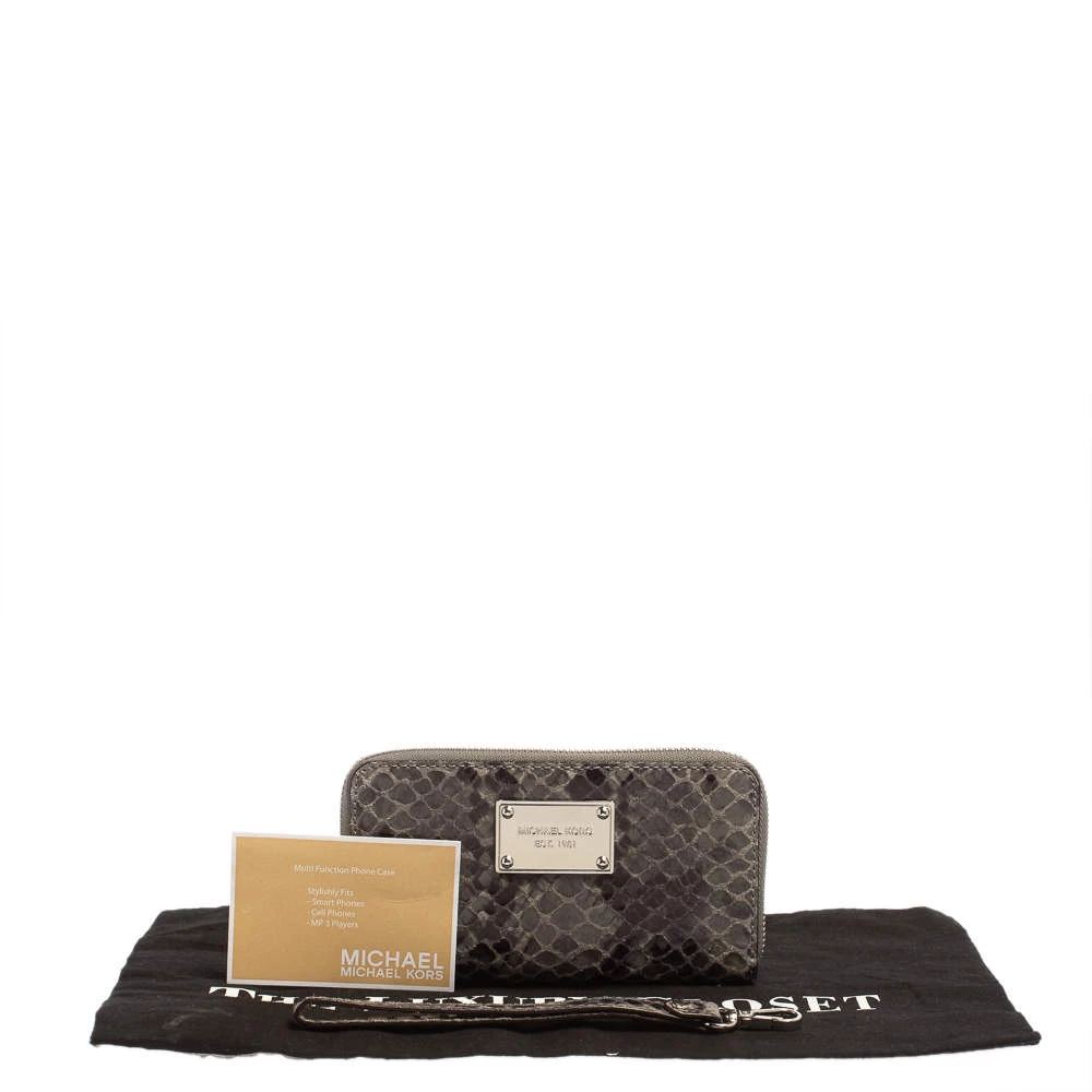 Michael Kors Grey Python Embossed Leather Multi Function Wristlet Phone Case For Women - Image 8