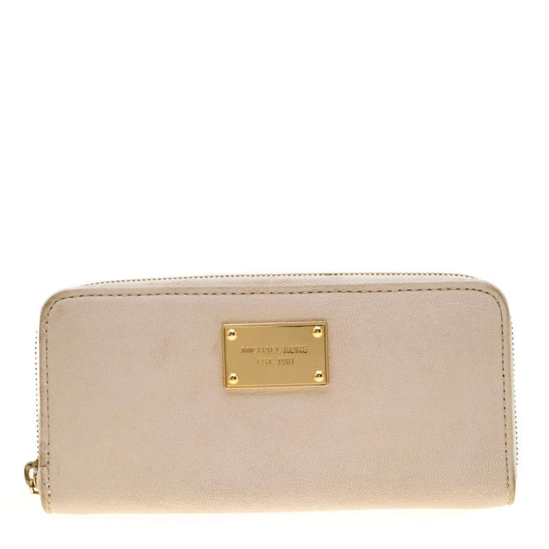 Michael Kors Off White Leather Jet Set Continental Wallet For Women