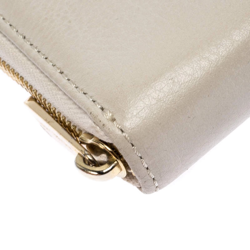 Michael Kors Off White Leather Jet Set Zip Around Wallet For Women - Image 9
