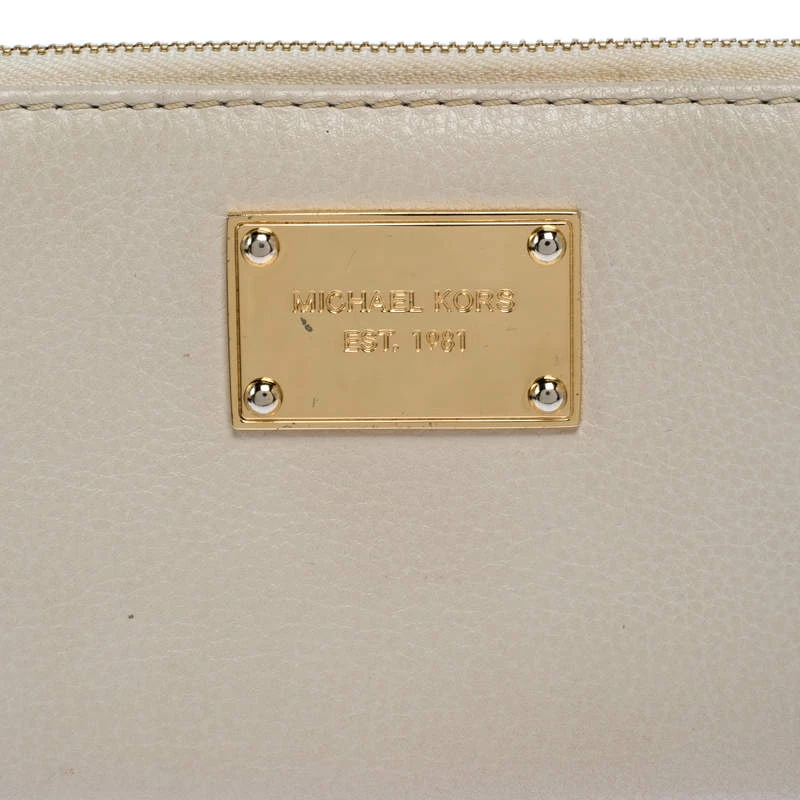 Michael Kors Off White Leather Jet Set Zip Around Wallet For Women - Image 5