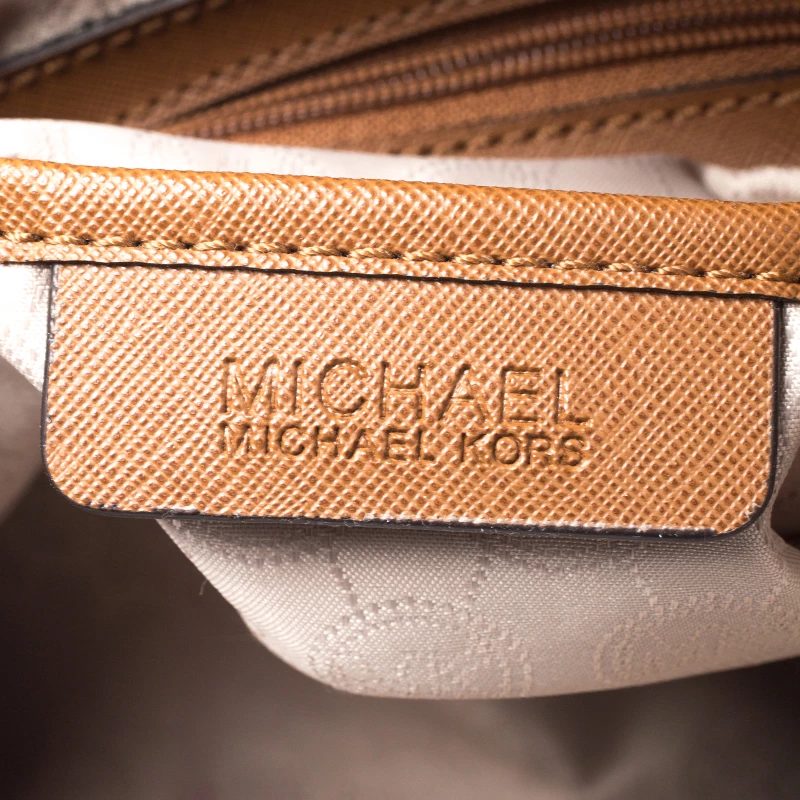 Michael Kors Off White Signature Coated Canvas Jet Set Snap Pocket Tote For Women - Image 8