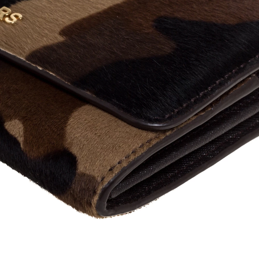Michael Kors Khaki Camo Print Calfhair Flap Continental Wallet For Women - Image 9
