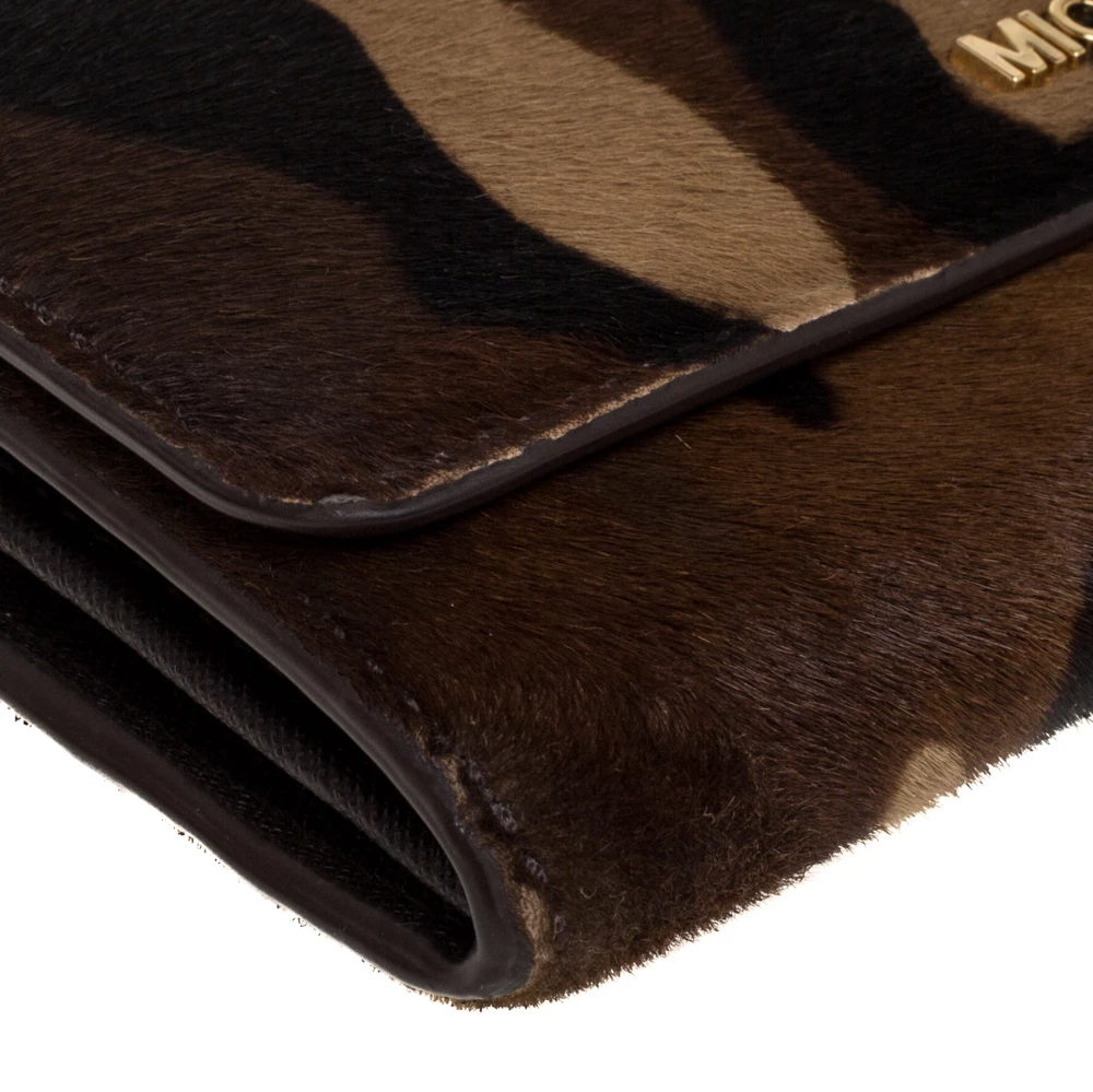 Michael Kors Khaki Camo Print Calfhair Flap Continental Wallet For Women - Image 10