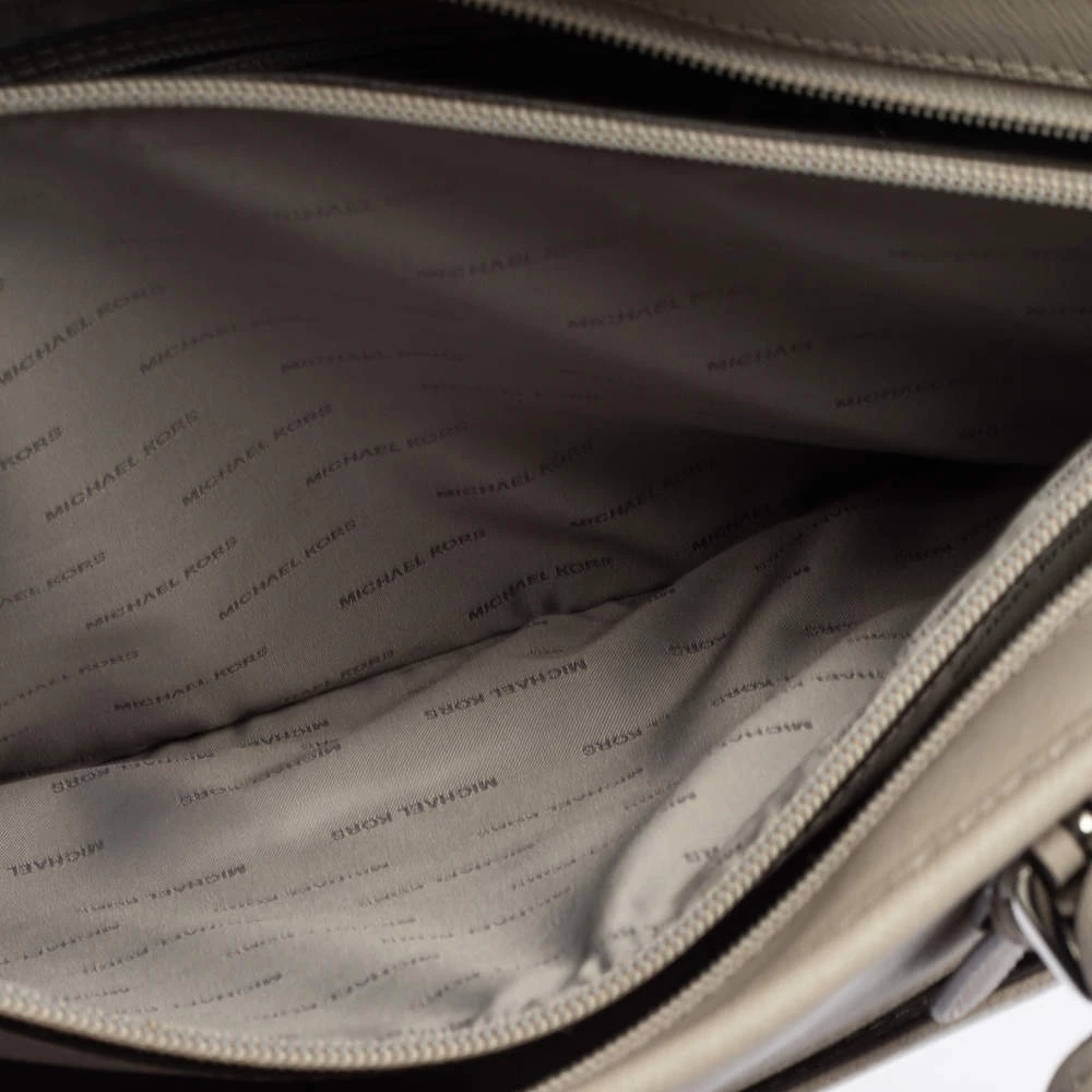 Michael Kors Grey Leather Jet Set Snap Pocket Tote For Women - Image 7