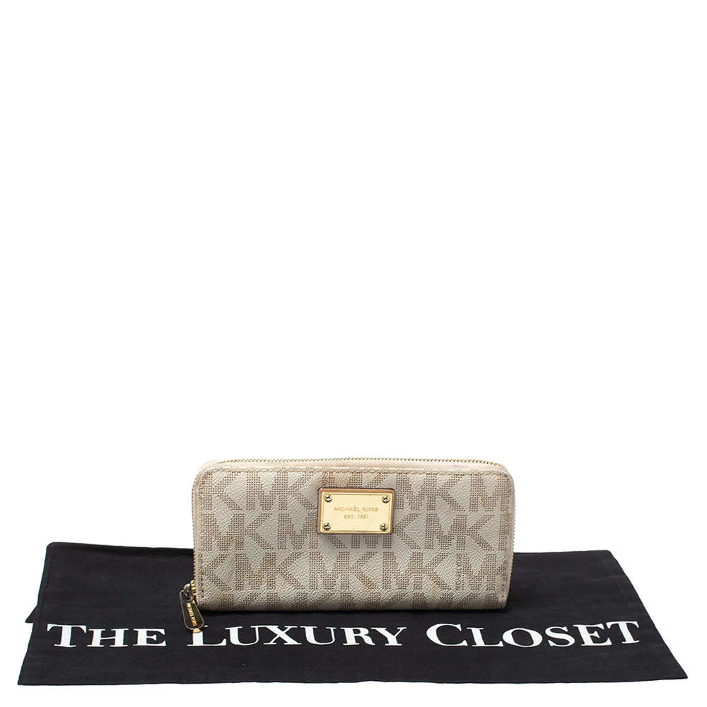 Michael Kors White Monogram Coated Canvas Zip Around Wallet For Women - Image 8