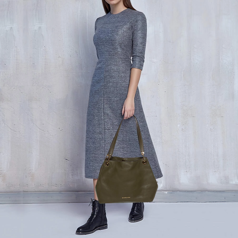 Michael Kors Olive Green Leather Raven Shoulder Bag For Women - Image 2