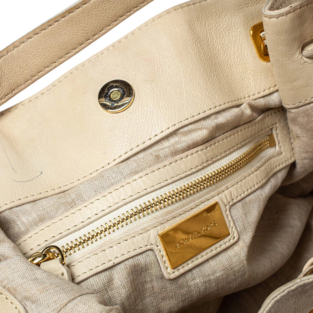 Michael Kors Cream Leather Buckle Side Pocket Shoulder Bag For Women - Image 10