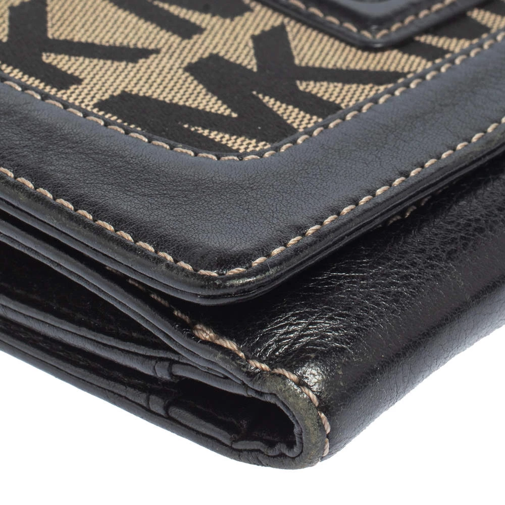 Michael Kors Beige/Black Signature Coated Canvas And Leather Brookville Caryall Continental Wallet For Women - Image 11