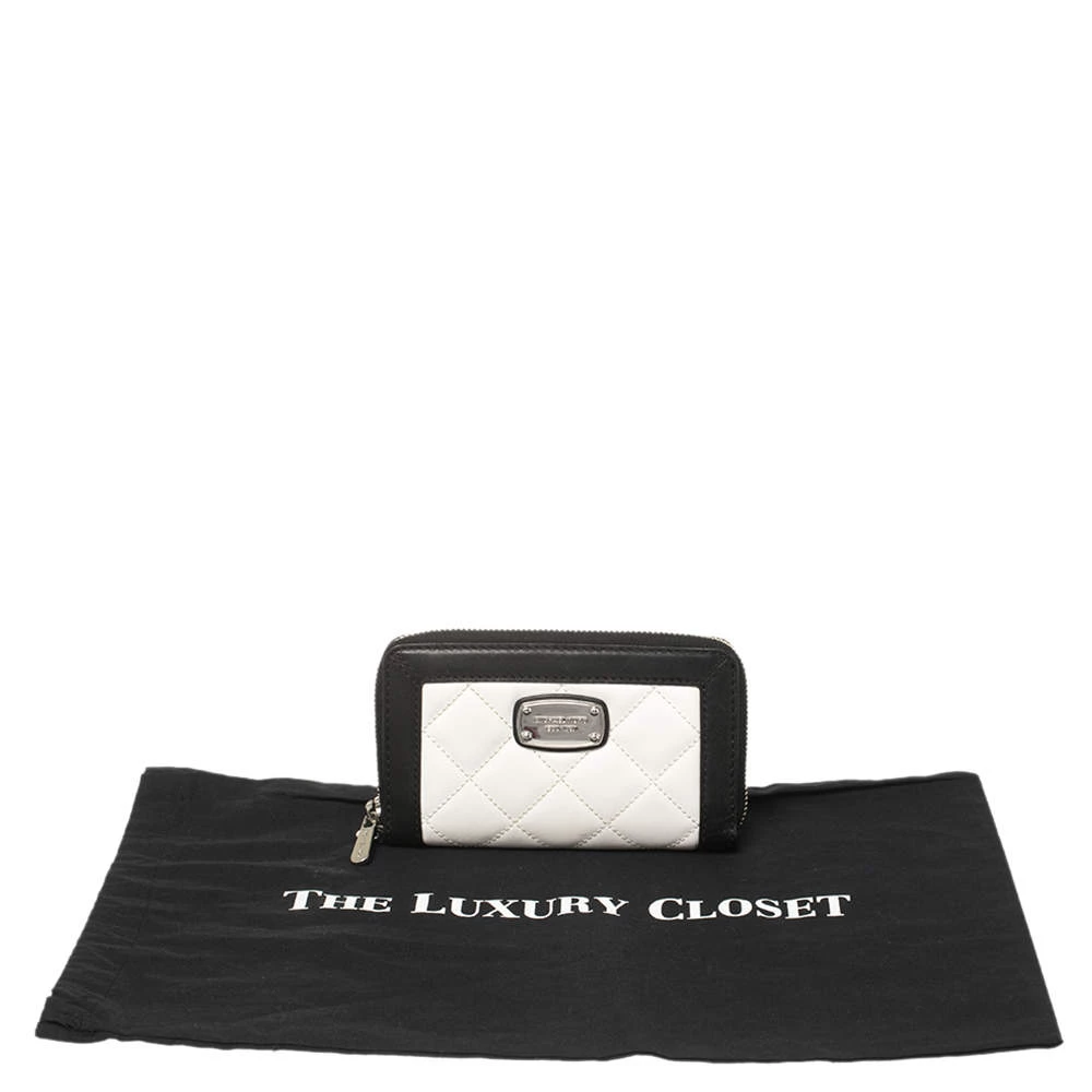 Michael Kors White/Black Quilted Leather Wristlet Wallet For Women - Image 8