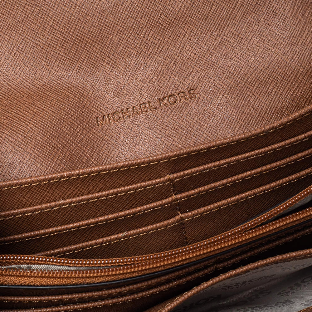 Michael Kors White Signature Canvas Fulton Wallet For Women - Image 2