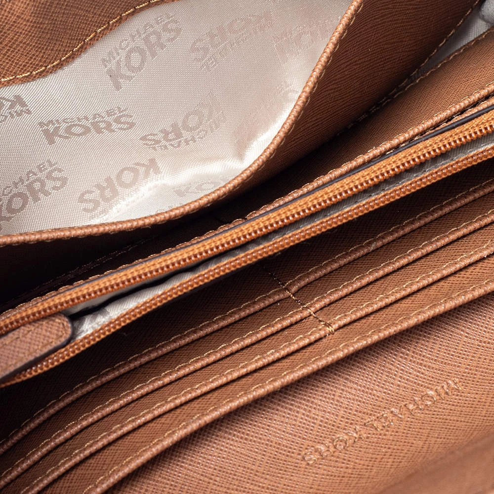 Michael Kors White Signature Canvas Fulton Wallet For Women - Image 9