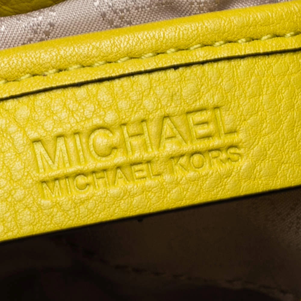 Michael Kors Apple Green Leather Jules Bucket Bag For Women - Image 8