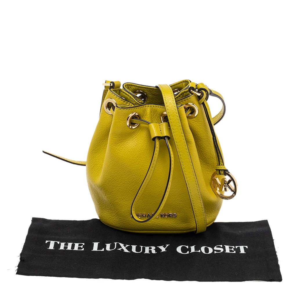 Michael Kors Apple Green Leather Jules Bucket Bag For Women - Image 9