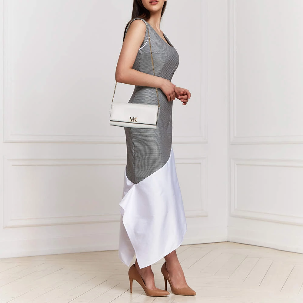 Michael Kors White Leather Mott Chain Clutch For Women - Image 2