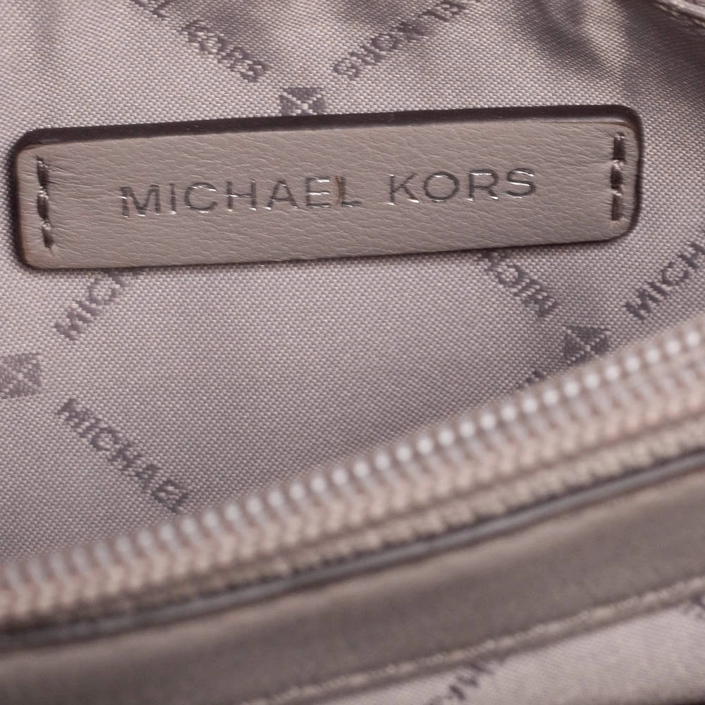 Michael Kors Grey Leather Medium Peyton Shoulder Bag For Women - Image 8