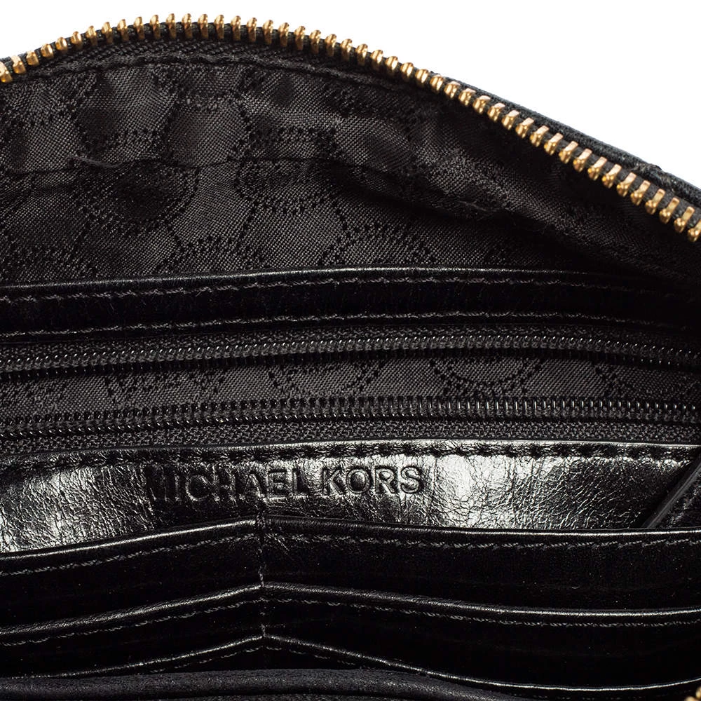 Michael Kors Black Quilted Leather Susannah Lock Messenger Bag For Women - Image 9