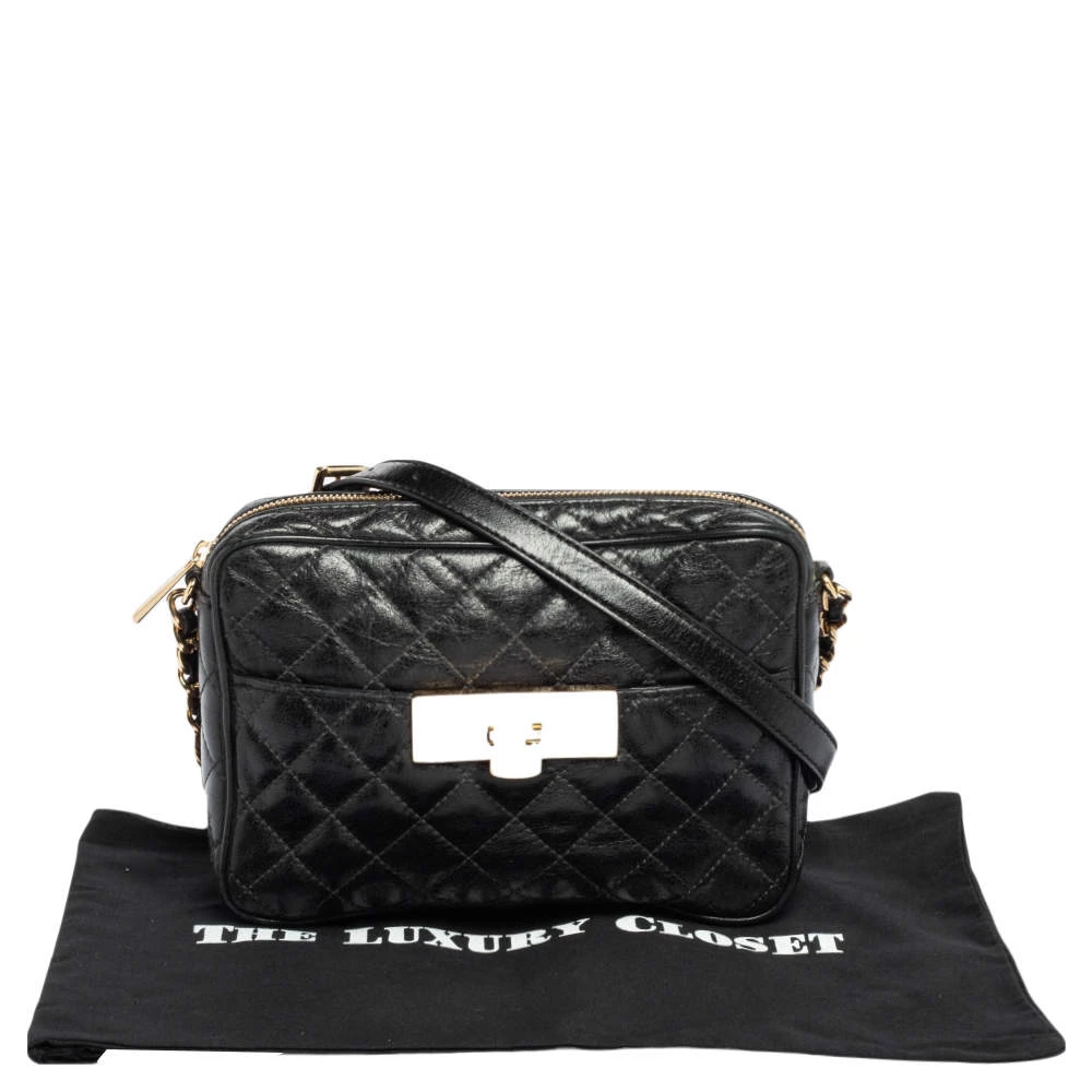 Michael Kors Black Quilted Leather Susannah Lock Messenger Bag For Women - Image 10