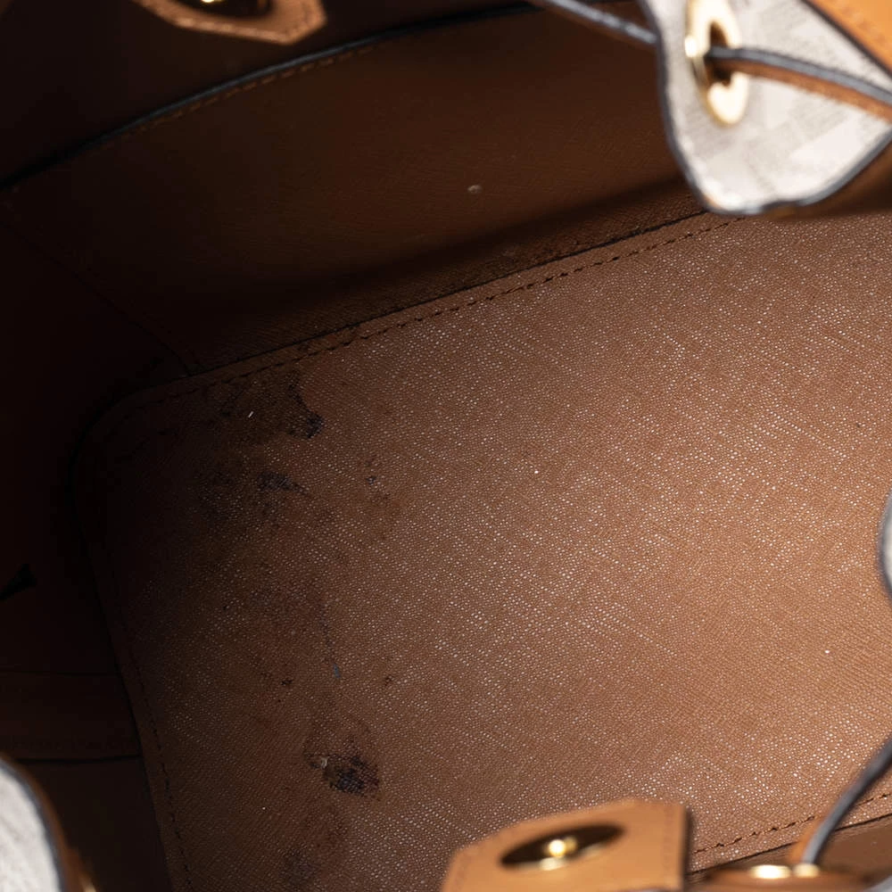 Michael Kors White Monogram Coated Canvas Medium Greenwich Bucket Bag For Women - Image 8