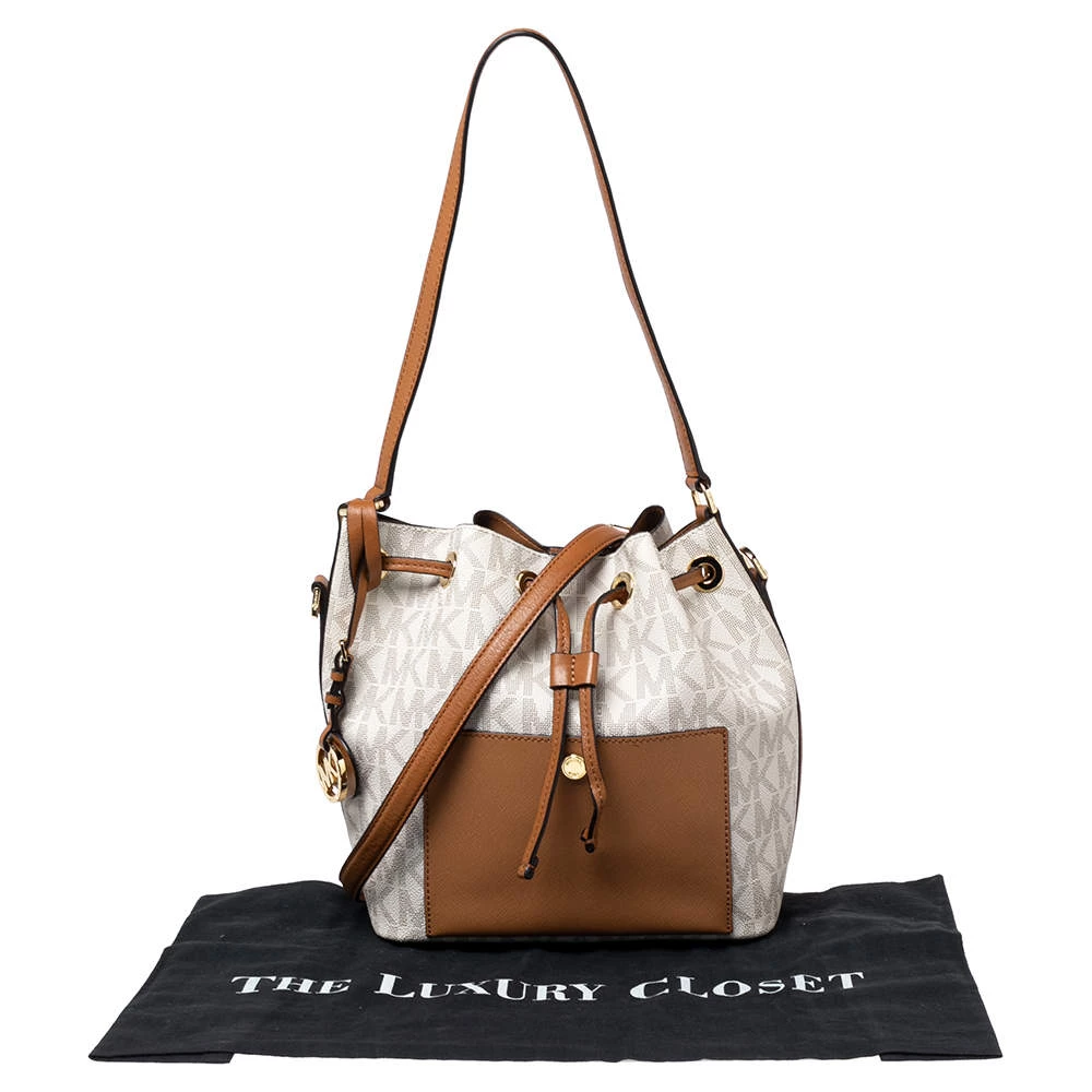 Michael Kors White Monogram Coated Canvas Medium Greenwich Bucket Bag For Women - Image 12
