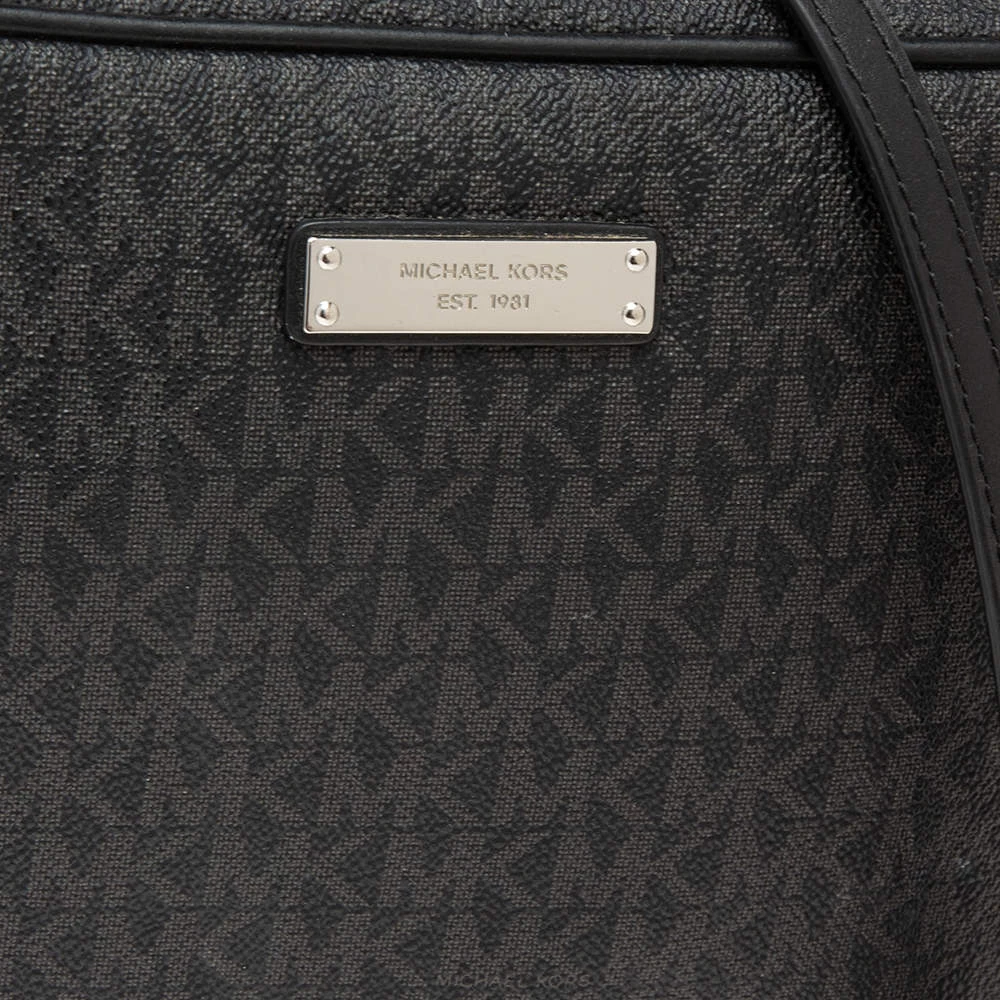 Michael Kors Grey/Black Signature Coated Canvas Jet Set Travel Crossbody Bag For Women - Image 5