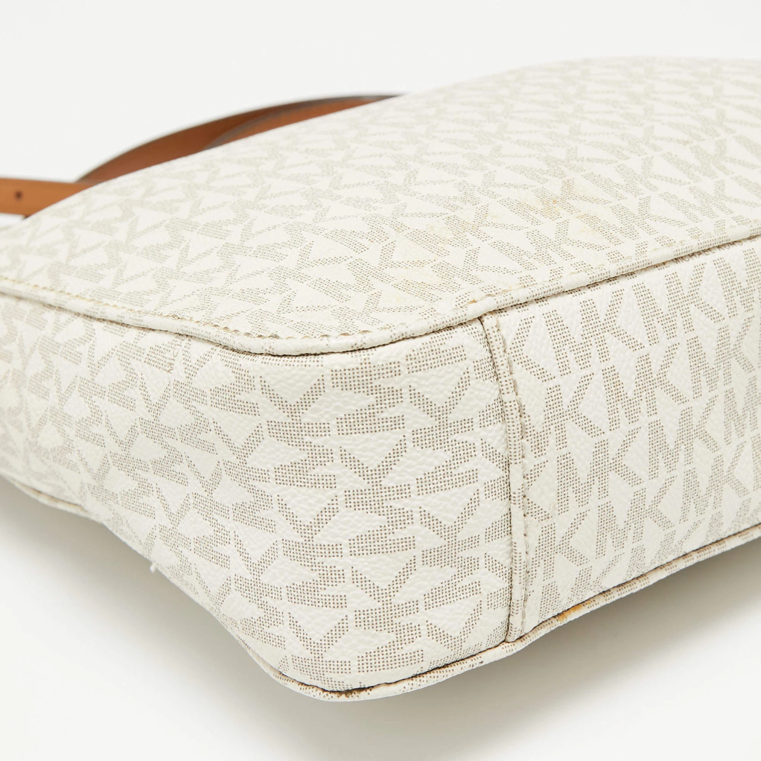 Michael Kors White Signature Coated Canvas Jet Set Messenger Bag For Women - Image 10