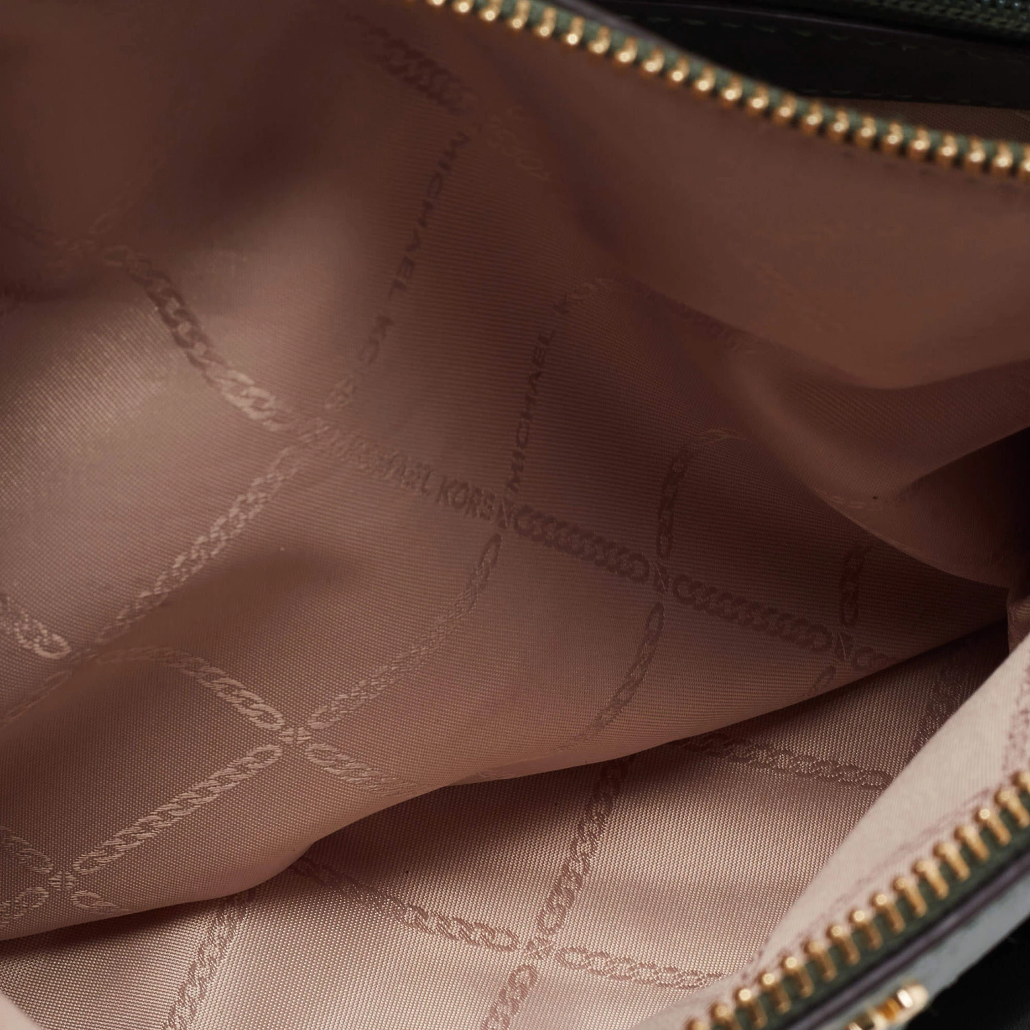 Michael Kors Green Quilted Leather Susan Shoulder Bag For Women - Image 10