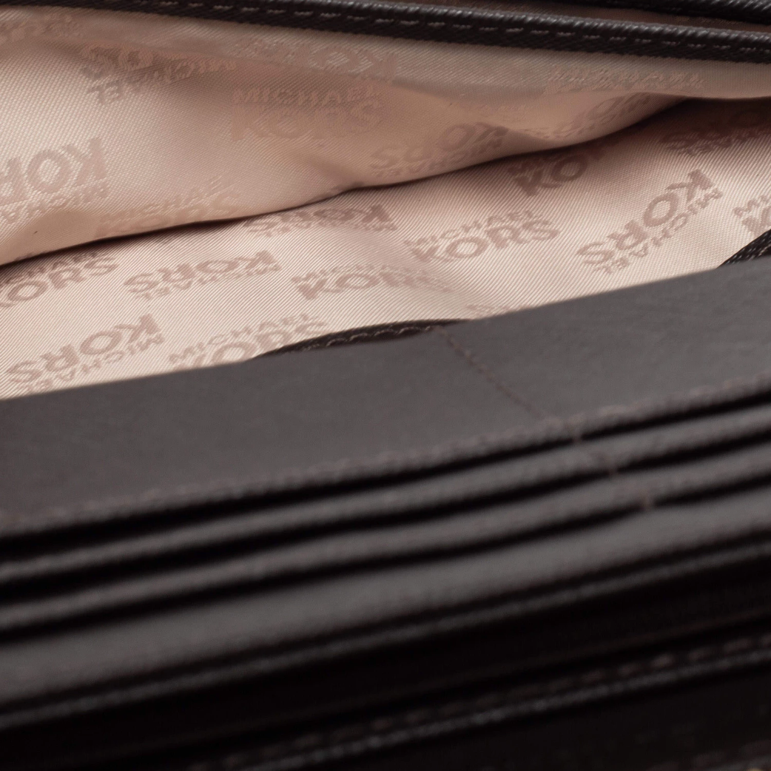 Michael Kors Beige/Brown Snakeskin Embossed Leather Jet Set Zip Around Wallet For Women - Image 3