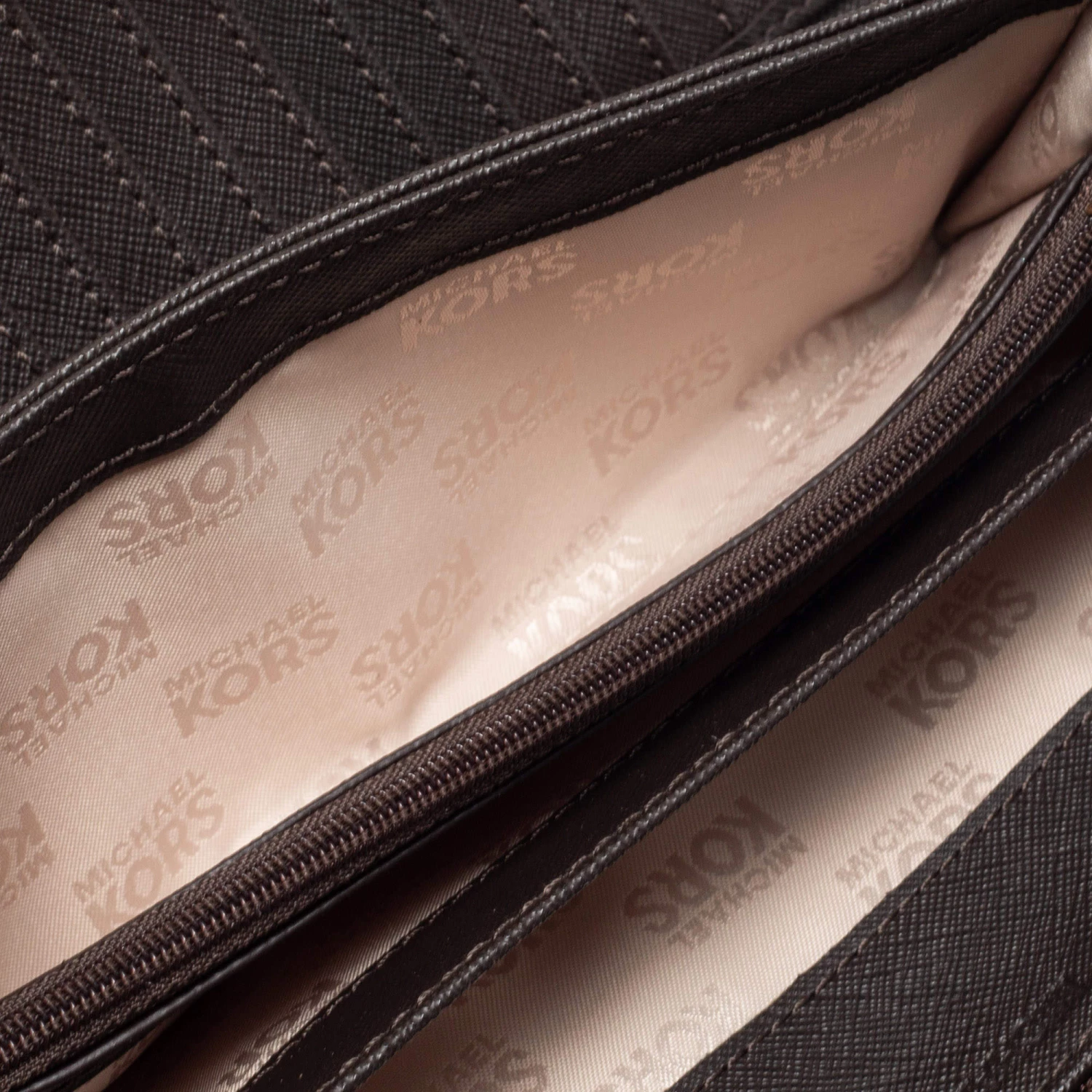 Michael Kors Beige/Brown Snakeskin Embossed Leather Jet Set Zip Around Wallet For Women - Image 4