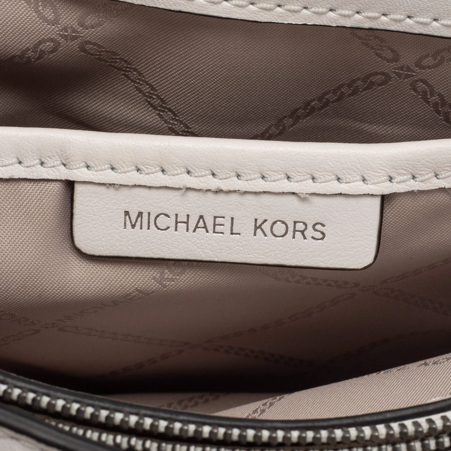 Michael Kors White Newsprint Logo Leather Jade Large Shoulder Bag For Women - Image 10