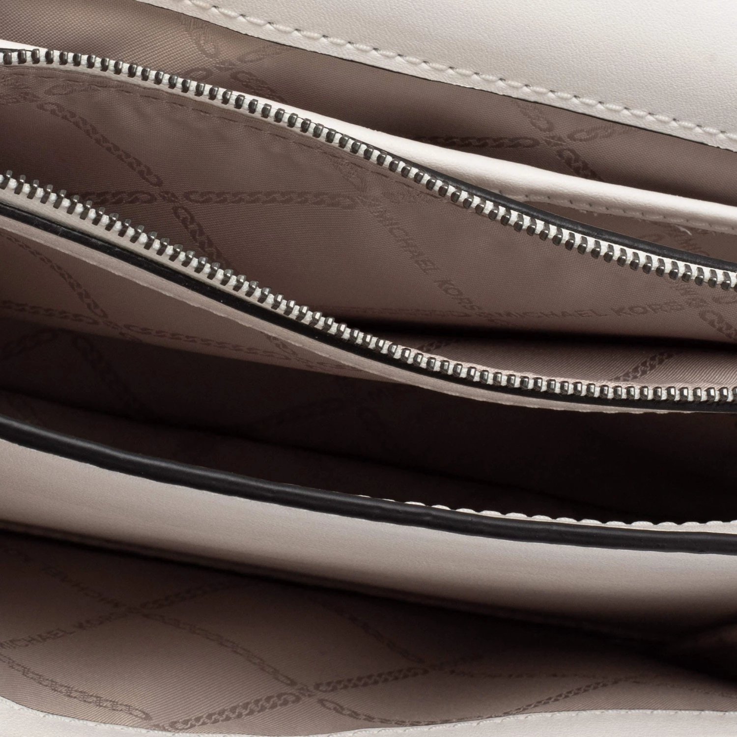 Michael Kors White Newsprint Logo Leather Jade Large Shoulder Bag For Women - Image 7