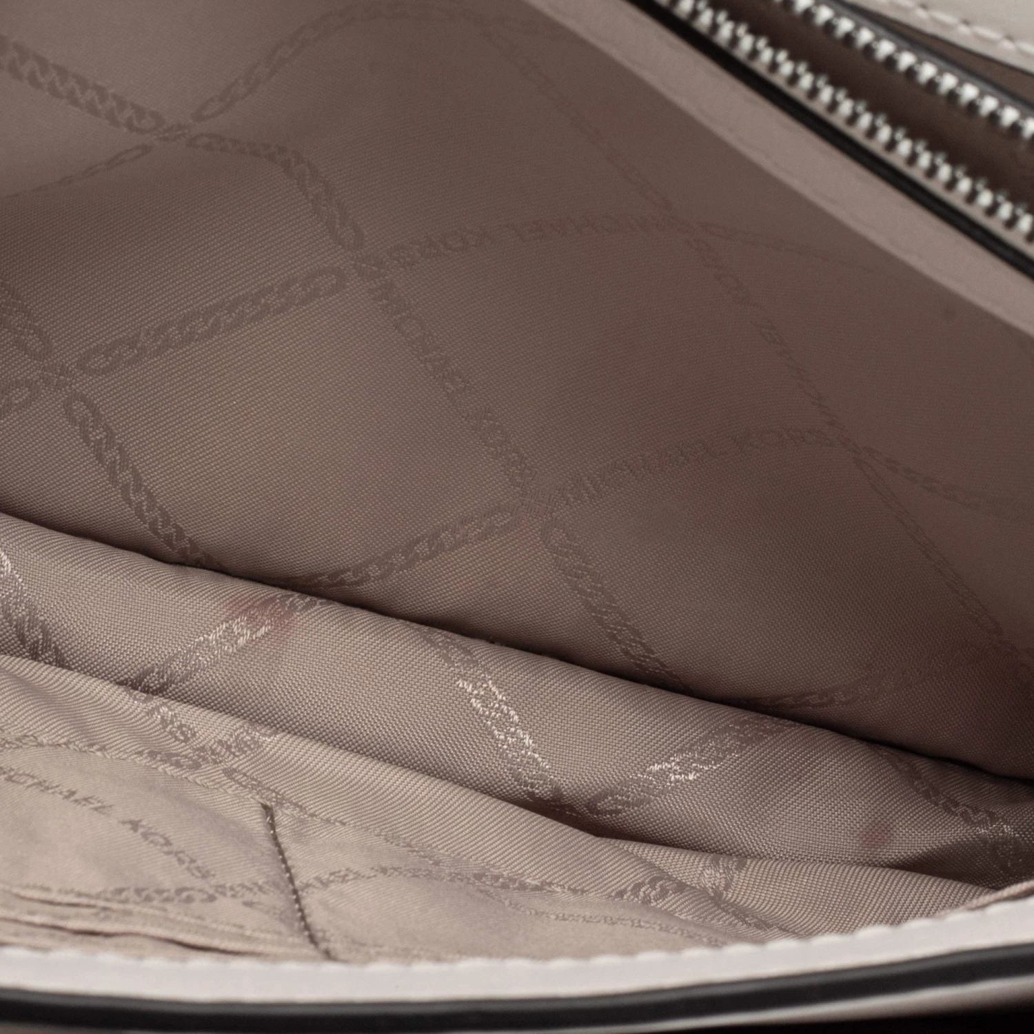 Michael Kors White Newsprint Logo Leather Jade Large Shoulder Bag For Women - Image 8