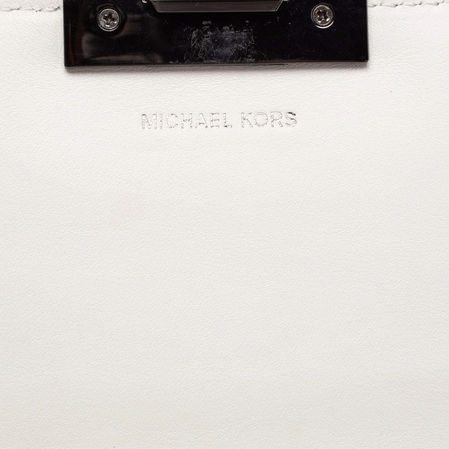 Michael Kors White Newsprint Logo Leather Jade Large Shoulder Bag For Women - Image 9