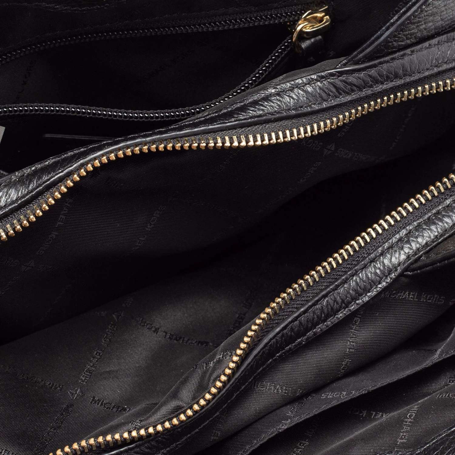 Michael Kors Black Leather Jet Set Chain Shoulder Bag For Women - Image 7